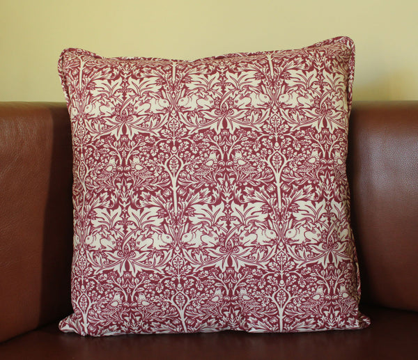 <p>Cushion cover in the charming Brother Rabbit design.</p>