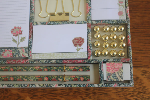 William Morris Cray Writing Gift Set: 12 Notecards, 2 Pens, Stationery Set