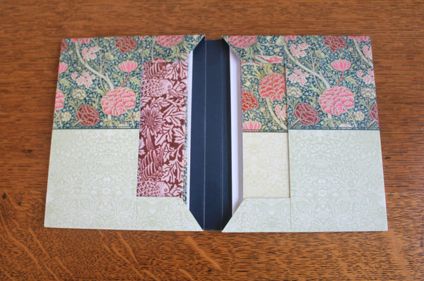 William Morris Cray Writing Gift Set: 12 Notecards, 2 Pens, Stationery Set