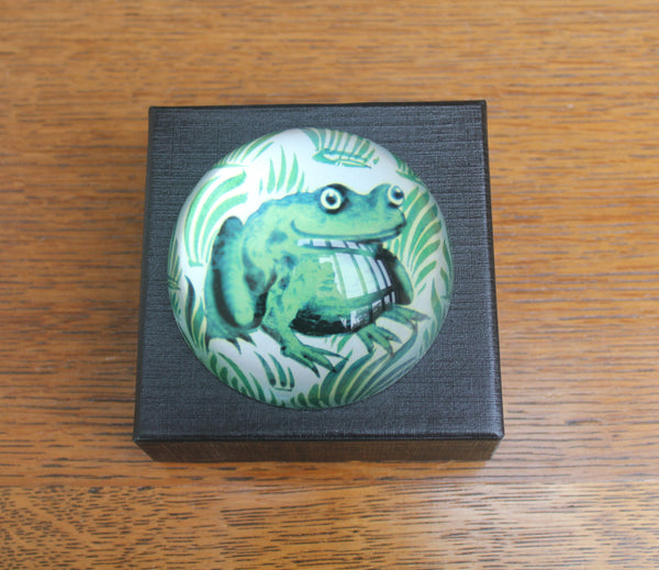 V & A William De Morgan Frog Paperweight in Gift Box