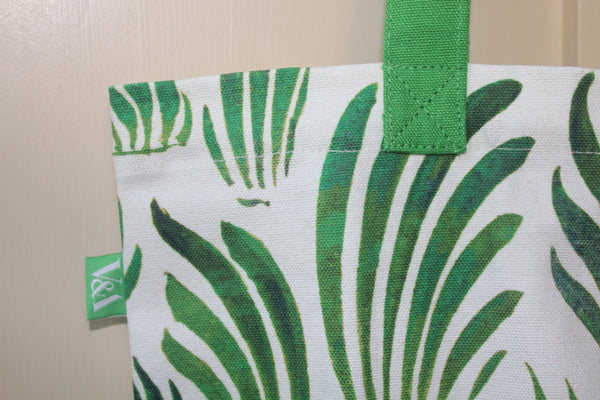 V & A William De Morgan Frog Organic Cotton Tote Bag