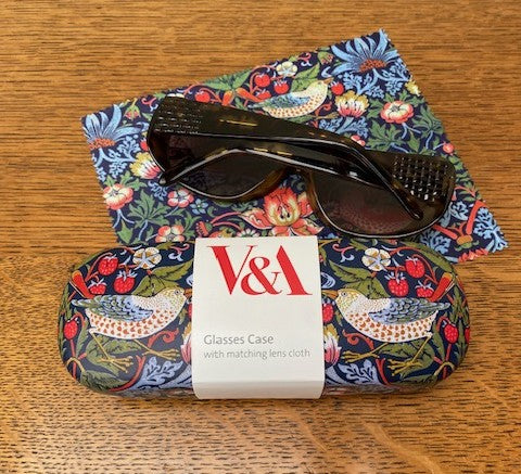 V & A William Morris Strawberry Thief Glasses Case