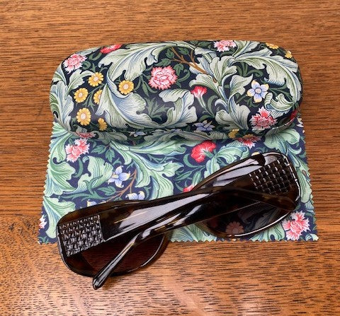 V & A William Morris Leicester Glasses Case