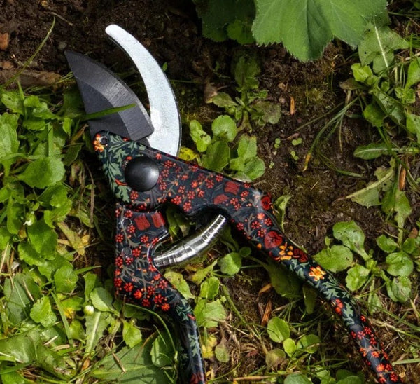 William Morris Blackthorn Garden Secateurs