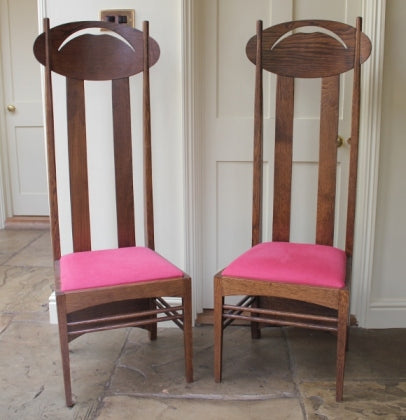 <p>Pair of high quality oak reproduction Charles Rennie Mackintosh Argyle chairs.</p>
