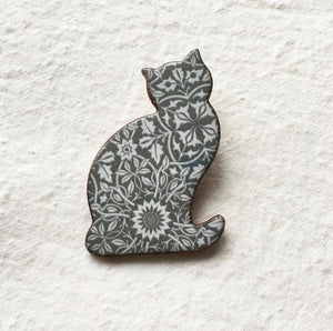 Stockwell Ceramics William Morris Cat Brooch